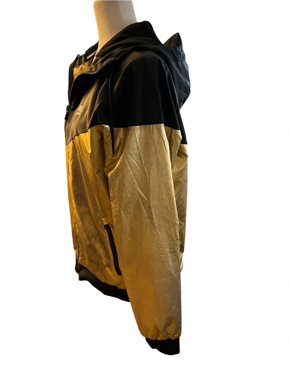 NIKE  Sportswear Windrunner Metallic Gold and Black Hooded Jacket Size Medium